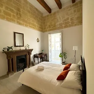  Хостел L'artist Casa Micallef
